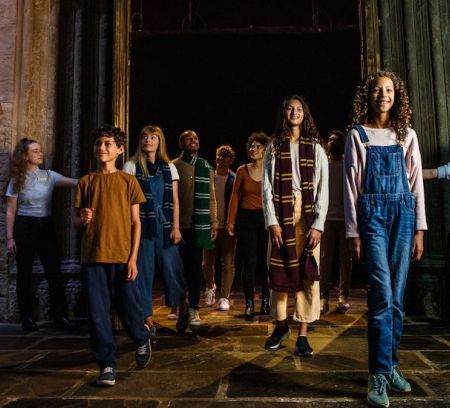 Kids enter in awe at Harry Potter set